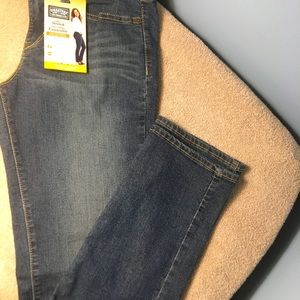 SOLD $35 Levi Strauss & CO Women’s jeans